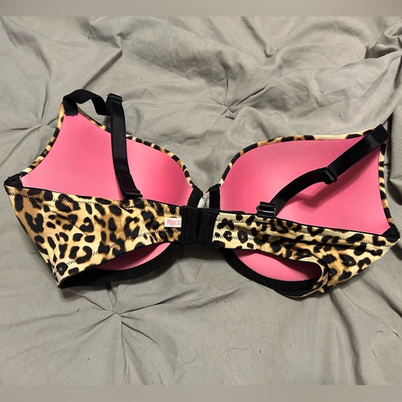 PINK Victoria’s Secret leopard print bra. Size 34DD - Picture 2 of 3